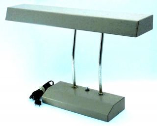Vintage Mid - Century Modern Industrial Commercial Metal Accent Desktop Table Lamp