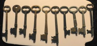 10 Vintage Skeleton Keys 3 1/4 Inches - 2 5/8 Inches
