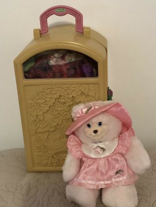 Vintage Collectible Briarberry Bear Berrylouise Carrying Case Doll And Clothes