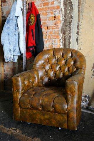 Vintage Brown Club Chair Tufted Button Swivel Seat Office 70s Loft Bedroom Decor
