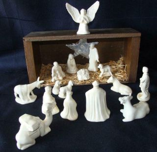 Vintage 17pc Monocrhomatic Nativity Set W/ Manager & Ceramic Figures