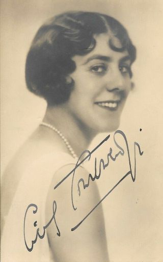 Cicely Courtneidge (musical Comedy) Hand - Signed 1930s Vintage Postcard