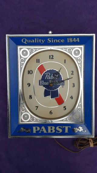 Vintage Pabst Blue Ribbon Beer Sign Clock Lights Up Wall Hung Bar Man Cave