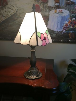 Vintage Tiffany Style Lamp - - Floral Stained Glass Shade 2