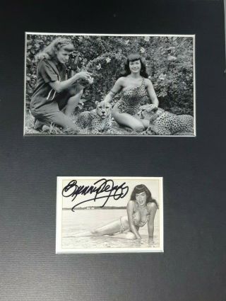 Bunny Yeager Bettie Page Phot Authentic Autograph 8x10 Display