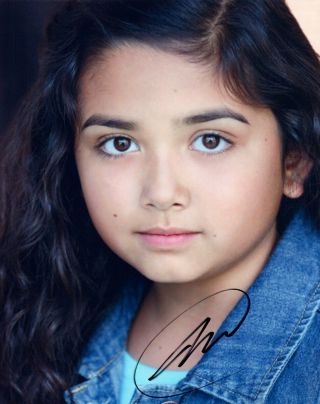 Julia Garcia Signed Autographed 8x10 Photo Child Actress Sydney To The Max