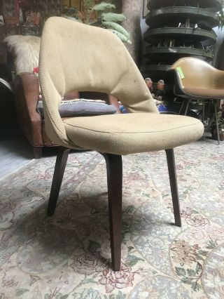 Early AUTHENTIC KNOLL SAARINEN EXECUTIVE SIDE CHAIR WOODEN LEGS FABRIC 3