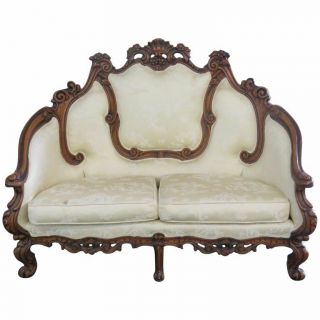 Fine Victorian Ornately Carved Walnut Rococo Style Settee Sofa