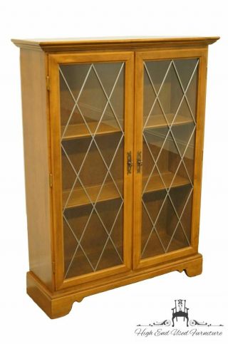 ETHAN ALLEN Heirloom Nutmeg Maple Accent Enclosed Bookcase / Curio Cabinet 10. 2