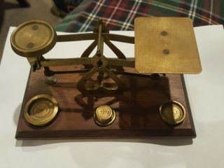 Small Vtg Brass And Wood Postal Scale W/weights - 2 Oz,  1 Oz,  & 2 - 1/2 Oz.  England