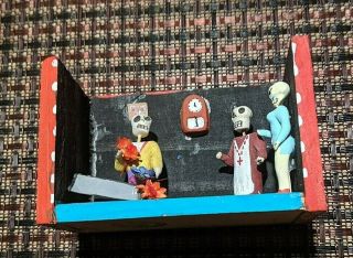 Mexican Day of the Dead Shadow Box Diorama Mexico Family Funeral in Home 2