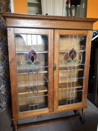 Antique 2 Door English Oak Barley Twist Legs Bookcase W/ Leaded Glass Doors