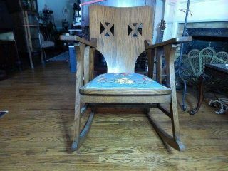 Unique Arts and Craft Solid Oak Needlepoint Rocking Chair 2