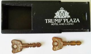 Trump Plaza Hotel And Casino Magnetic Key Holder And 2 Keys From Local Estate
