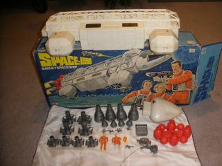 Vintage Mattel Space 1999 Eagle 1 Spaceship W/ Figures Accessories & Box