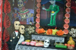 Tiny Diorama Mexican Miniature Skeleton Shadow Box Folk Art 3