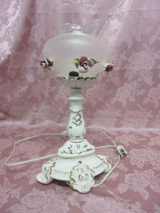 Vtg Victorian Style Table Lamp White W/gold - Tone & Pink/blue Flowers Pre - Owned