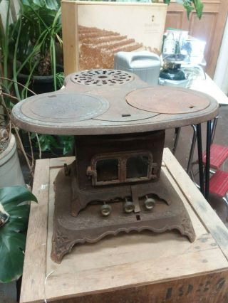 Antique " Beauty " 3 Burner Kerosene Cast Iron Cooktop Stove