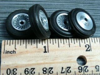 SLOT CAR Unknown Mag Wheel Front/Rear TIRES Sm Axle Slip Rims VINTAGE 1/32 SCALE 3