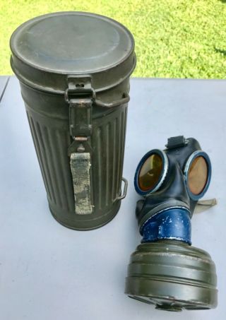 Vintage Ww2 German Gas Mask And Canister Byd Marked Canister Is Empty