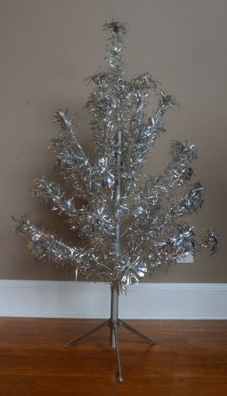 Vintage PECO 4 ft Sparkling Pom Pom Aluminum Christmas Tree 31 Branches 2