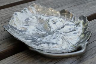 Vintage ISRAEL FREEMAN & SONS IFS Silver - Plate Leaf Ornate Dish Handle England 2