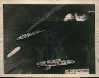 Press Photo Aerial View Of Us Navy Battling German U - Boat In World War I