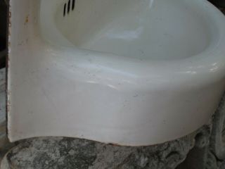 Antique Cast Iron White Porcelain Corner Bathroom Sink 3