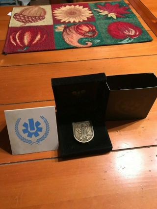 Destiny 2 Cursebreaker Pin Medallion In Hand Bungie Reward Collectible
