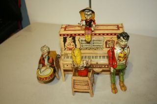 Vintage Lil‘ Abner & The Dog Patch 4 Man Band Tin Litho Wind Up Toy