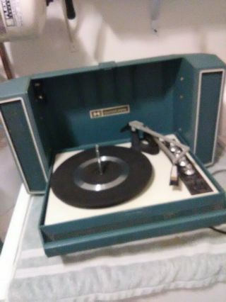 Vintage Silvertone Record Player With Duel Speakers - Portable Good