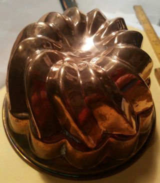 Vintage Heavy Copper Jello Mold.  Round Swirl,  With Hanger,  Kitchen Decor