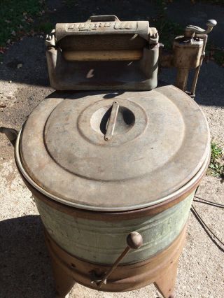 Vintage Antique Maytag Electric Washer With Wringer 2