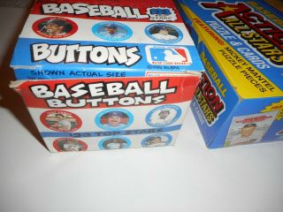 (1) BOX 1983 BASEBALL ACTION ALLSTARS DONRUSS,  (1) BOX 1984 BASEBALL BUTTONS 2
