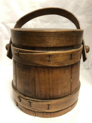 Vintage Primitive Wooden Stave Firkin Sugar Bucket W/squirrel On Lid - Peg Handle