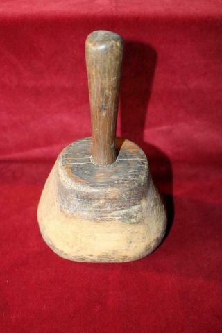 Primitive Early American Wood Carver 