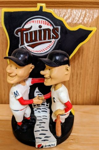 Minnie & Paul Minnesota Twins Logo Mascot 2011 Sga Stadium Giveaway Bobblehead