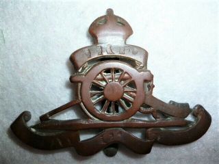 The Royal (field) Artillery Kc " Old Sweats " Heavily Polished Brass Cap Badge