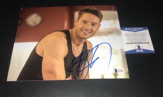 SO HOT JUSTIN HARTLEY SIGNED THIS IS US 8X10 PHOTO AUTHENTIC AUTOGRAPH BECKETT 2 2