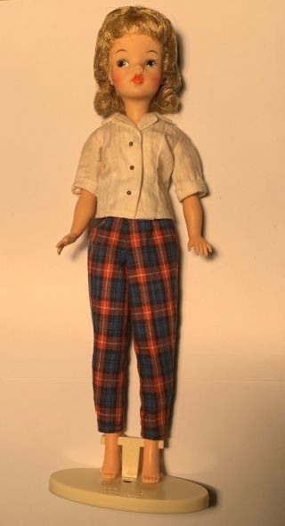 Vintage Tammy Doll With Clothes And Accessories
