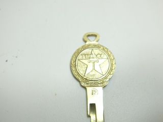 VINTAGE 1950 ' S / NOS TEXACO UNCUT GOLD TONED KEY FOR FORD,  LINCOLN,  EDSEL,  D 3