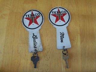 Vintage Texaco Gas Station Rest Room Bath Room Key Chains Advertisement