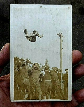 Great Orig Ww1 Real Photo Postcard Rppc Soldiers In Blanket Toss C1915 Fort Dix