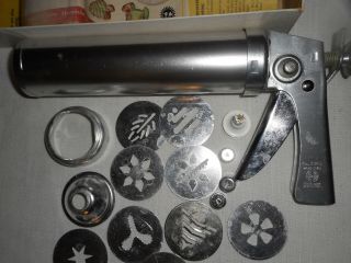 VTG Wear Ever Cookie Gun and Pastry Decorator Spritz Trigger Box 3