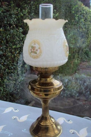 Lovely Vintage Old Large Brass Twin Wick Oil Lamp With Chimney & Glass Globe