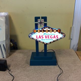 Welcome To Fabulous Las Vegas Sign - Lighted & Flashing