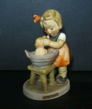 Hummel Goebel Figurine 319 Tmk 4 Doll Bath Made In Germany N8 Qq