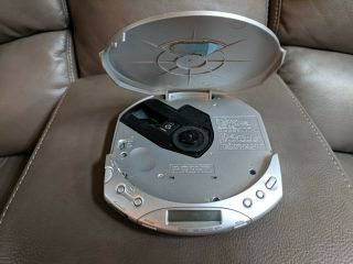 Vintage Sony Walkman D - E220 Espmax Portable Cd Player (silver)