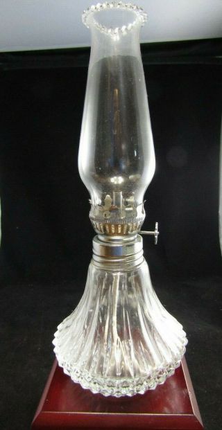 Vintage Art Glass Oil Lamp - Farms Lamp Light - Wick 3.  5” X 9.  0”