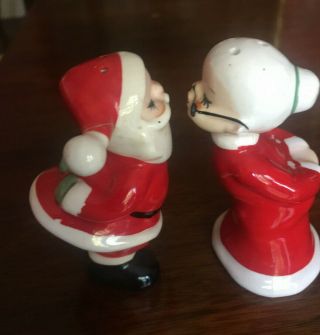 Kissing Mr And Mrs Claus Salt Pepper Shaker Made In Japan Santa Claus